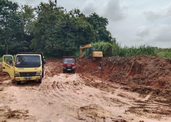 Warga Desa Sumber Jaya Keluhkan Jalan Rusak Diduga Akibat Aktivitas Galian C