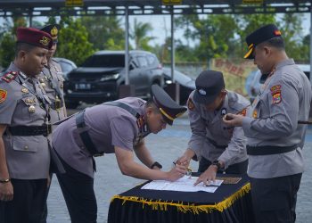 Kapolres Lamsel Pimpin Sertijab Kapolsek KSKP Bakauheni dan Jati Agung