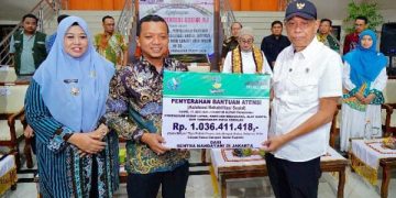 Kunjungi Pringsewu, Wamensos Serahkan Bantuan ATENSI Senilai Rp1 Miliar Lebih