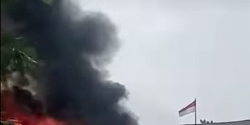 Si Jago Merah Ngamuk, SDN 14 Tulan(wang Tengah Dilalap Api