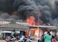 Kebakaran Hebat Melanda Pasar Mulya Kencana, Aparat Lakukan Penyelidikan Penyebab Kebakaran