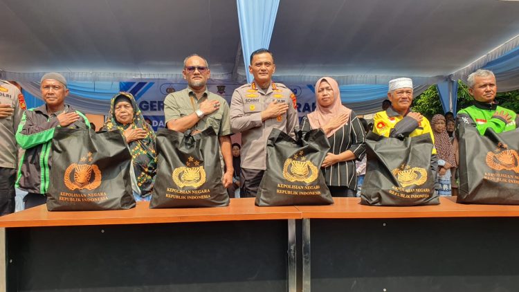 Polda Sumsel dan Bulog Kanwil Sumsel Babel Salurkan 18,5 Ton Beras SPHP untuk Masyarakat