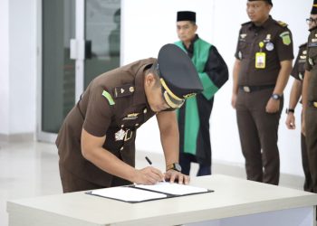 PELANTIKAN DAN SERAH TERIMA JABATAN KEPALA SEKSI INTELIJEN PADA KEJAKSAAN NEGERI BANYUASIN