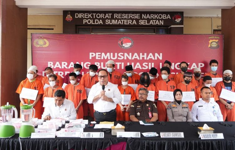 Polda Sumsel Musnahkan Barang Bukti Narkoba Hasil 20 Kasus, 29 Tersangka Diamankan