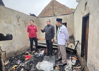 Anggota Komisi IV DPRD Kota Palembang Andri Adam Ulurkan Bantuan untuk Jurnalis Radarri.com, Korban Rumah Kebakaran