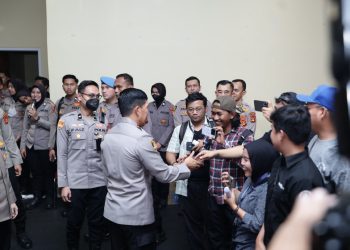 Polisi Bersama Masyarakat, Kapolda, Wakapolda, dan PJU Polda Sumsel Donor Darah Bersama 42 Jurnalis